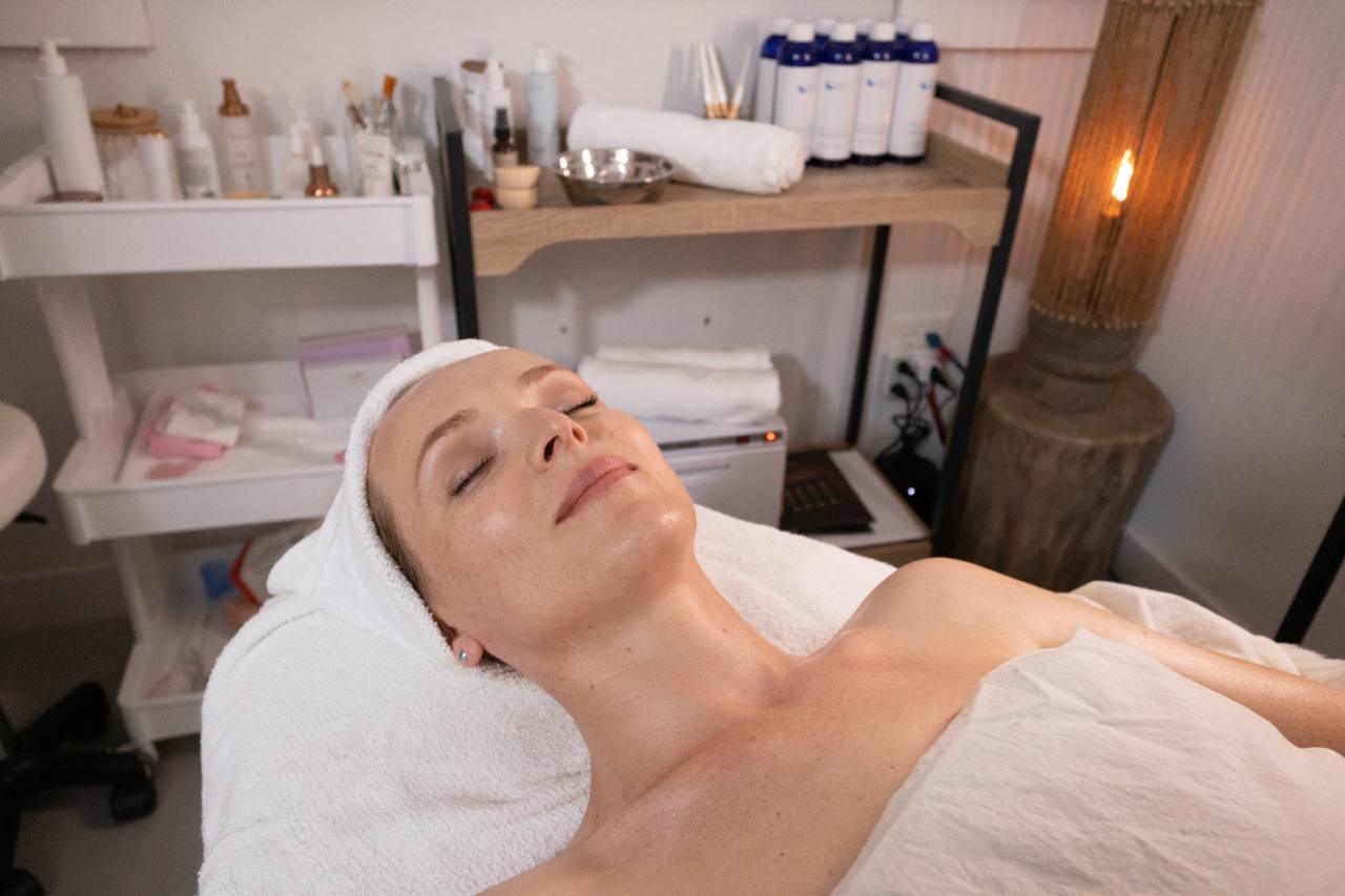 HydraFacial treatment - Silent Moment Massage